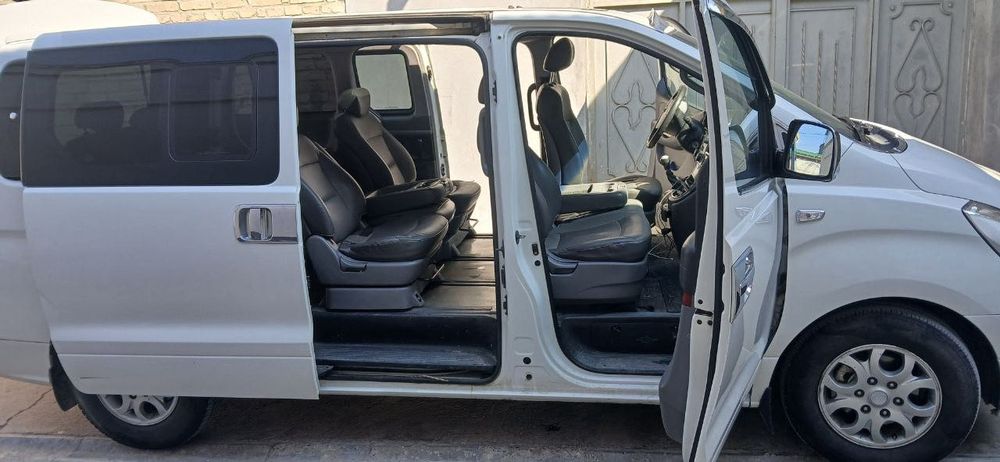 Hyundai Grand Starex