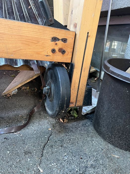 Дървена стълба на колелца от лиственник