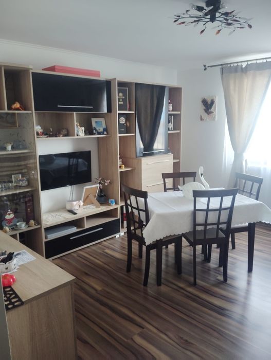 Vand garsoniera complect renovata si mobilata
