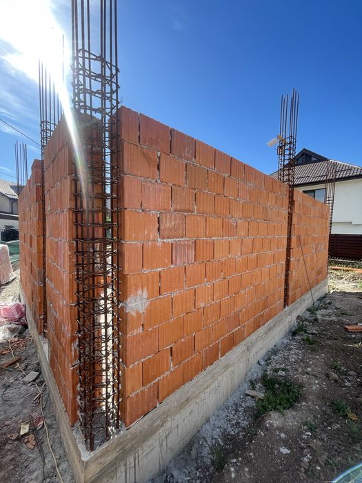 Servicii de construcții case la cheie sau la rosu și renovări