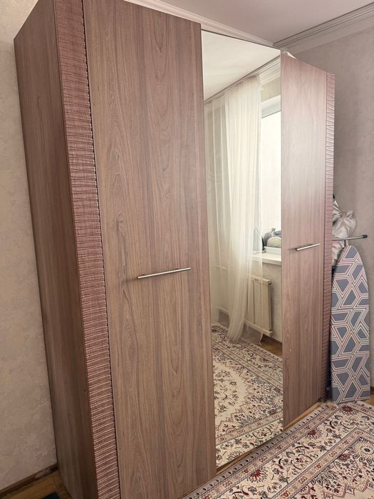 Продам спальный гарнитур