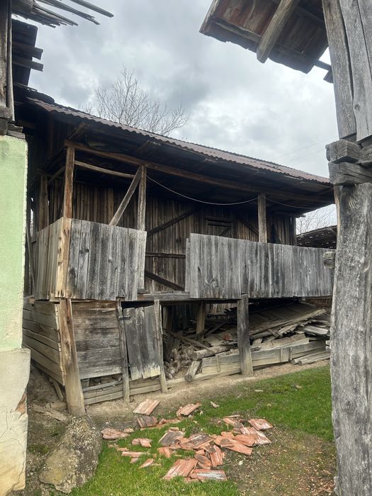 Casa loc Frasinu com Vladimir 45 km de oras posibil proiect pensiune