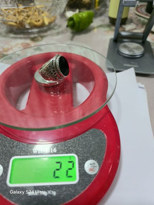 Серебряный перстень с камнем оникс
