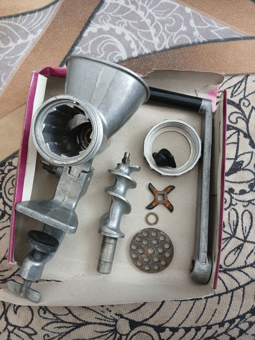 Продам мясорубку ручная