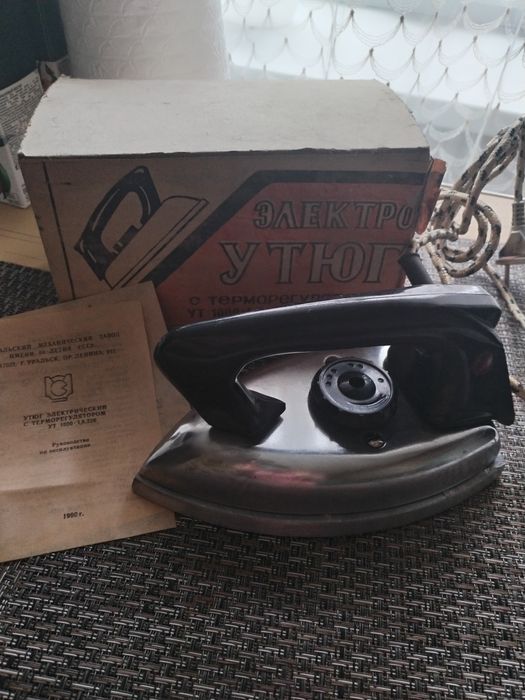 Продам утюг СССР новый