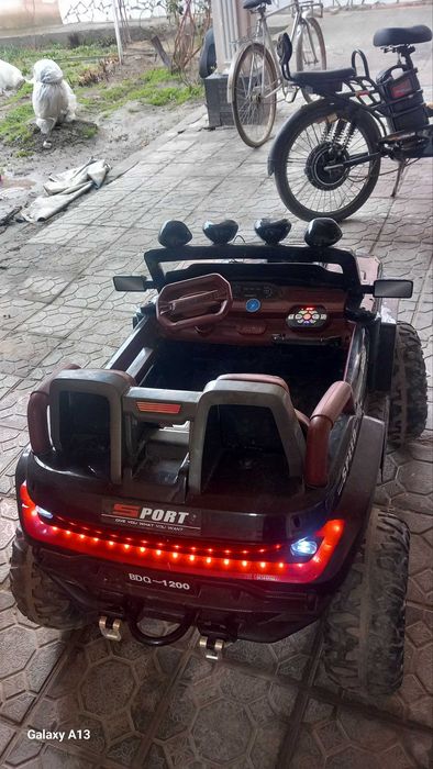 Электромобиль машина болалар учун.