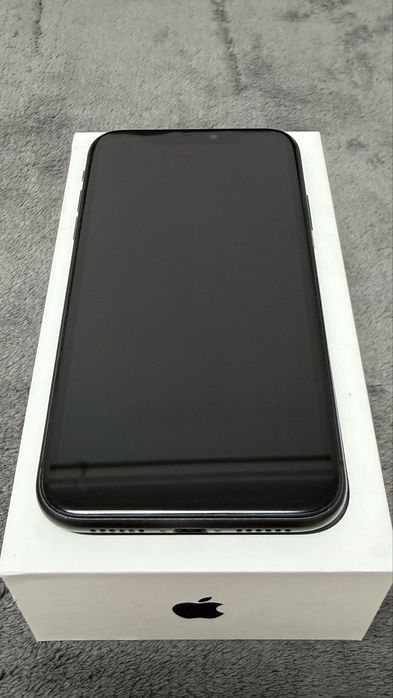 Apple iPhone 11, Black, 64GB