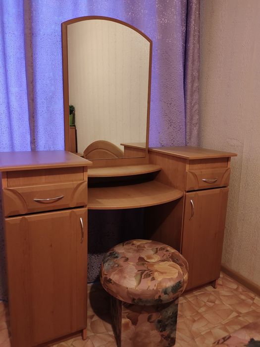 Продается спальный гарнитур