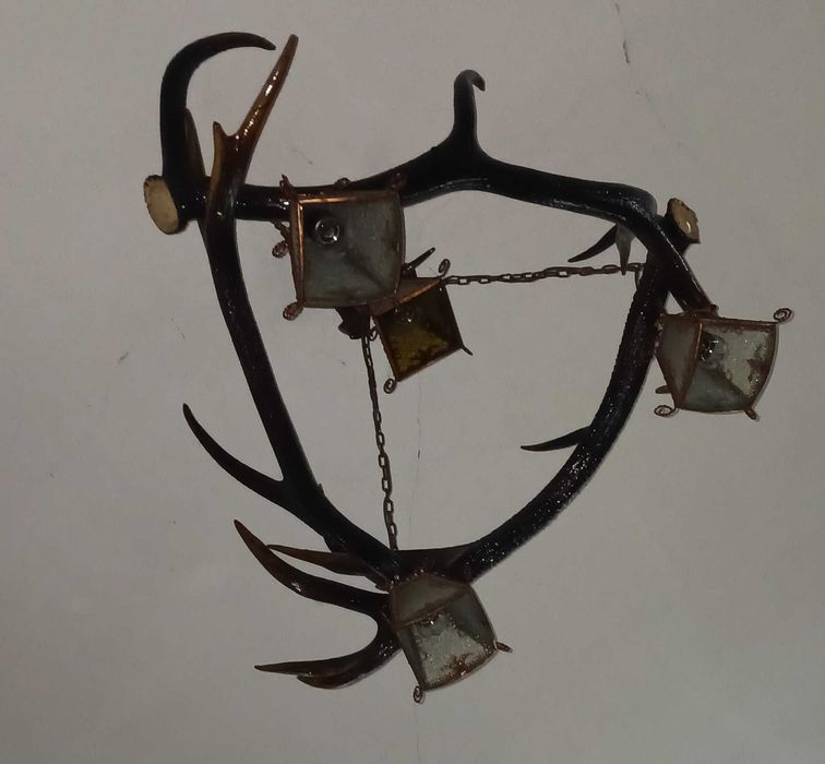 Candelabru din coarne de cerb