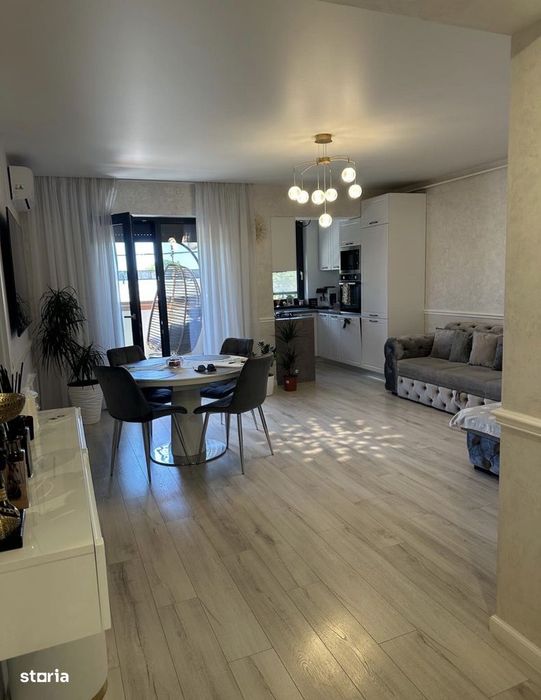 Apartament cu 2 camere de vânzare în zona Complex Flamingo
