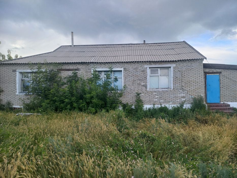 Продам дом в поселке Семилетка