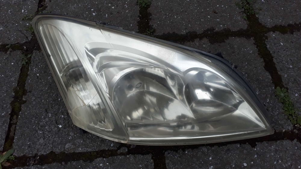 Части от Тоиота Корола и БМВ Е90 Кора казанче