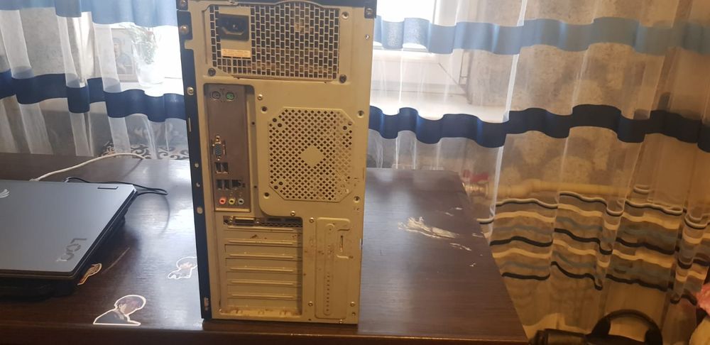 Пром компьютер с дисководом.