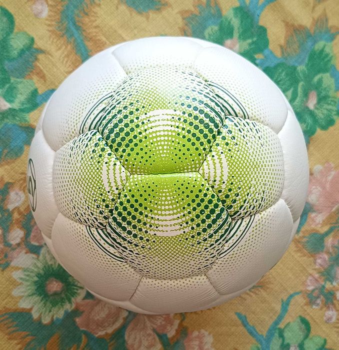 Футболна топка Errea Mercurio 3.0 CARLSBERG. Размер 5. Нова.