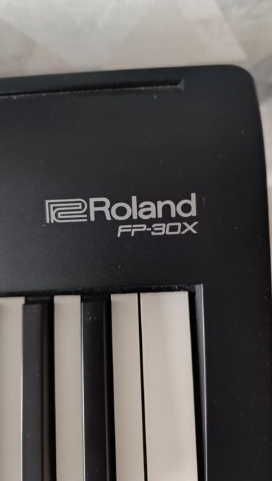 Продам электро пианино Roland FP30X