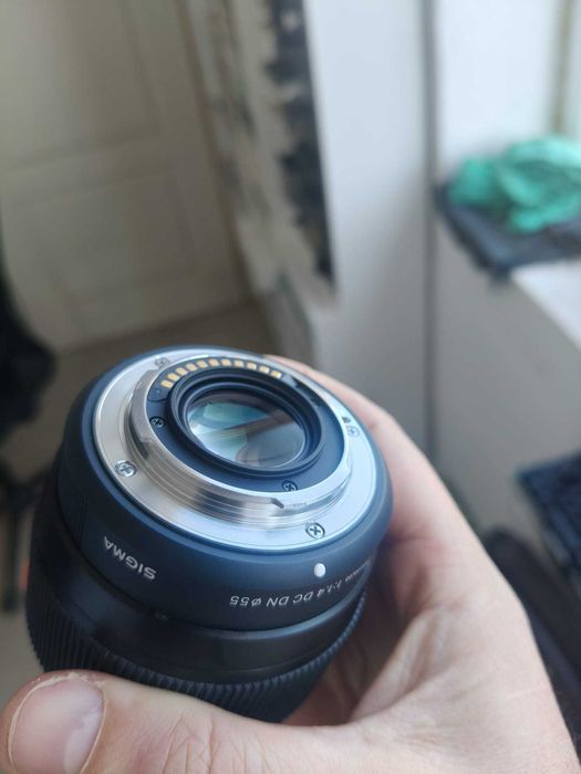 Vand Sigma 56mm f/1.4 DC DN Contemporary pentru Micro Four Thirds MFT M3/4, stare ca nou