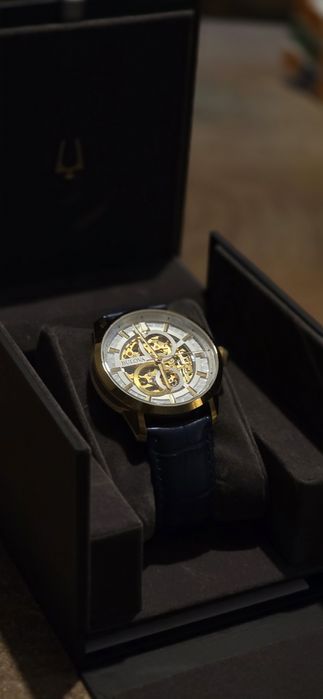 Продавам перфектен часовник Bulova