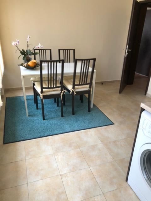 Дава се под наем Двустаен апартамент в София, Изток - 67 кв.м за 698.19 € - Снимка #1