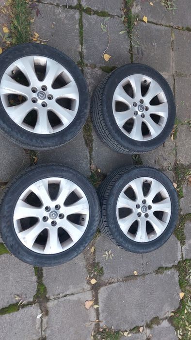 4 бр. летни гуми 215/50 R17 с алуминиеви джанти – комплект