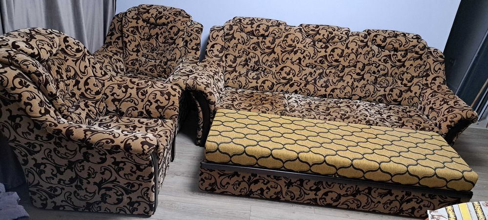 Canapea extensibilă 3 locuri  cu 2 fotolii living