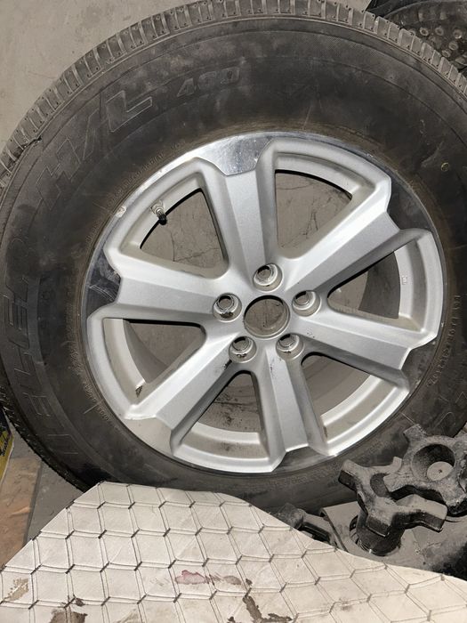 Bridgestone dueler 245/65/17