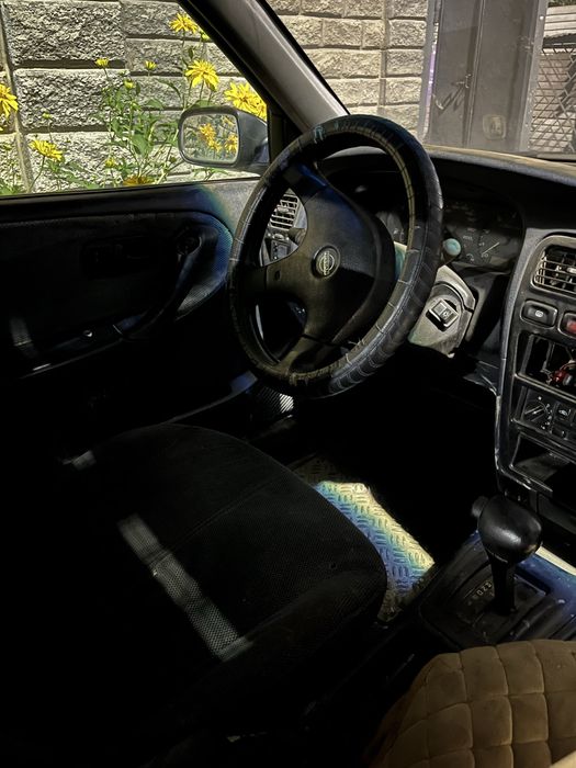 Nisan primera p10 sr20