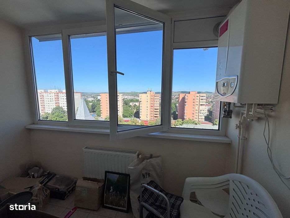 Apartament, luminos si spatios, spre vanzare, in cart. Dambu