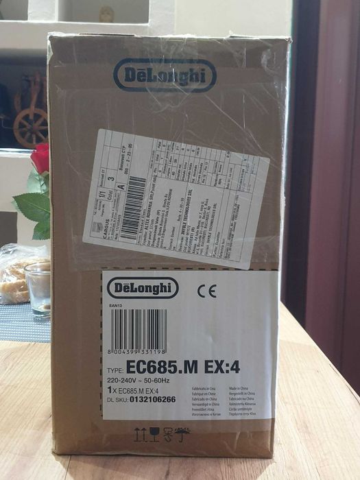 Espressor manual DELONGHI Dedica Style EC685.M, 1.1l, 1300W, 15 bar, sistem Cappuccino, argintiu-negru
