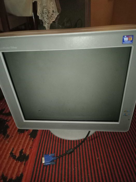Monitor crt Samsung syncmaster 794mb flat 17 inch