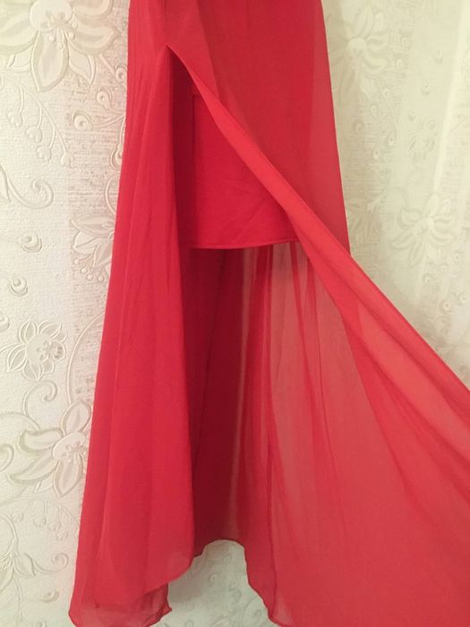 Летнее платье с вырезом