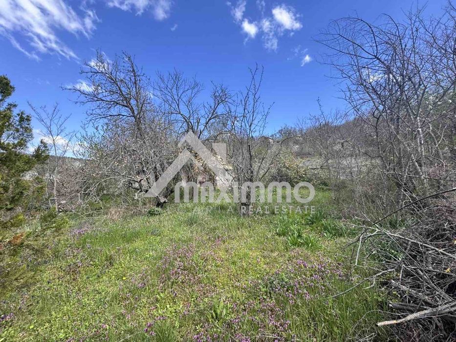 Парцел в Варна-м-т Планова площ 1140 цена 95000