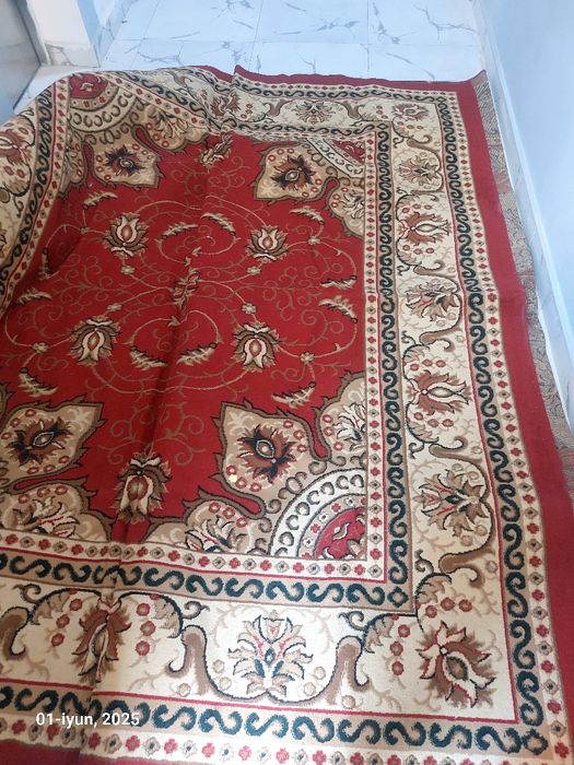 Гиламлар. 4та гилам. Размерлари расмда курсатилган.