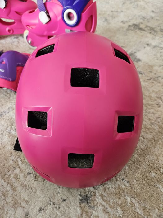 Set role copii + casca + protectii coate, palme si genunchi