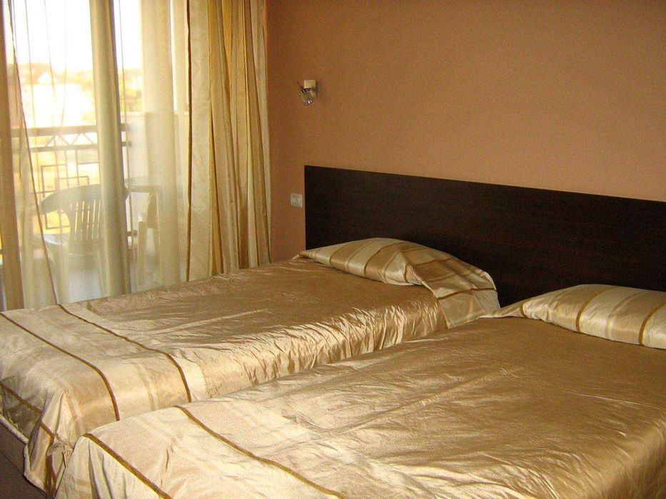 Продава се Двустаен апартамент в Бургас, Меден рудник - зона А - 71 кв.м за 618 €/кв.м - Снимка #2