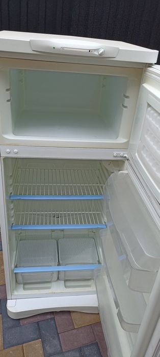 Холодильник Indesit