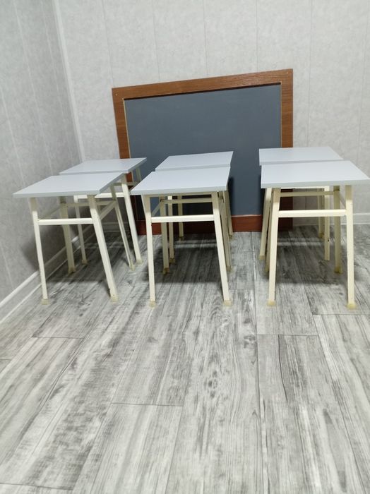 Продаются стулья.