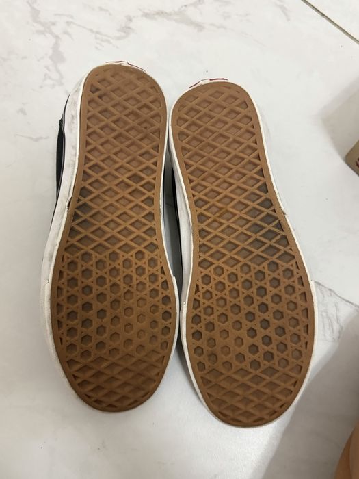 Vans old school.