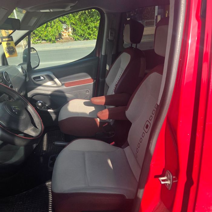 Citroen Berlingo 1.6HDI. На части. 2012г.