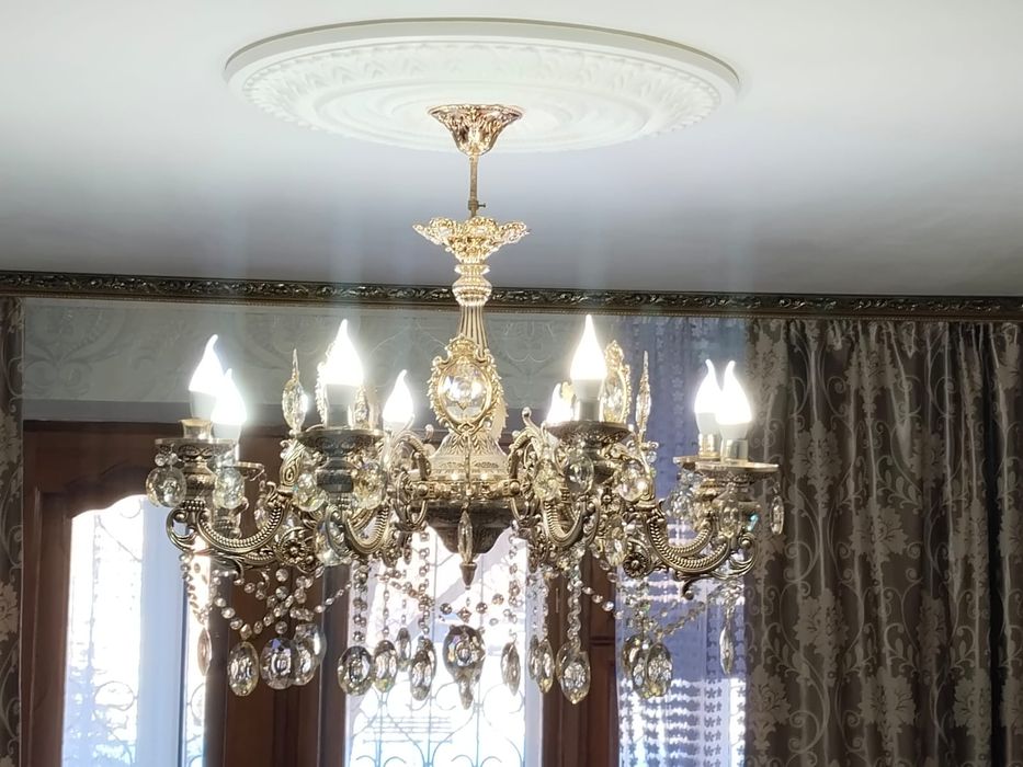 Продается люстра