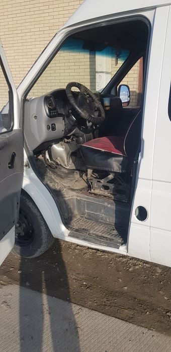 Ford sotiladi 15 baza