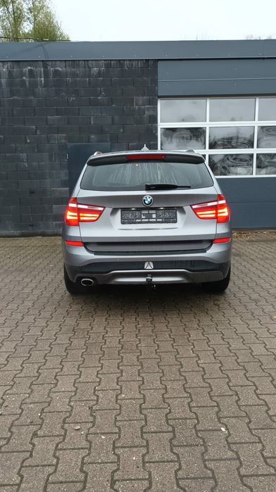 BMW X3  4x4 x drive Aut  Pano Xenon Euro 6 Head-up display