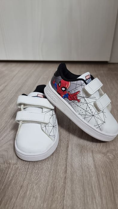 Încălțăminte Adidas copii -  impecabil