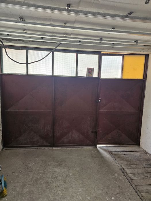 Poarta metalica de garaj