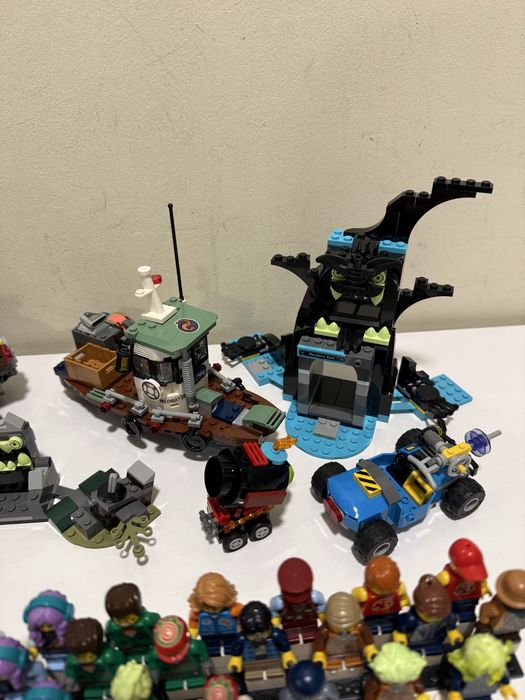 Lego Hidden Side Minifigures 250€ за всичко