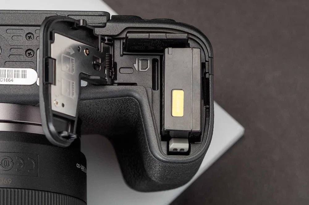 Canon RP фотоаппарат продается
