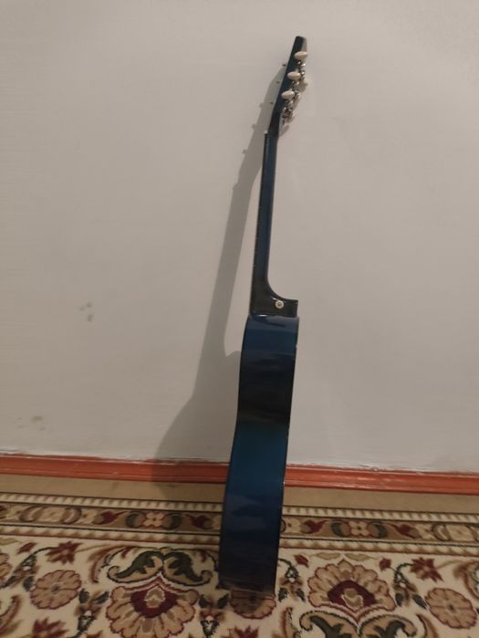 Гитара почти новый