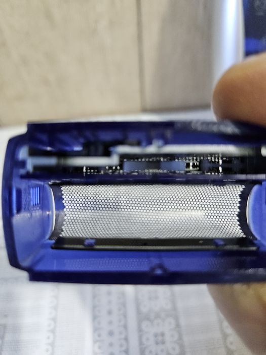 Mașină de bărbierit Braun 3773 ( la priza si acumulator)