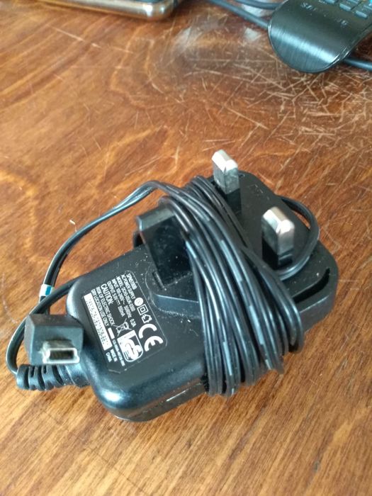 Продам разные зарядные устройства