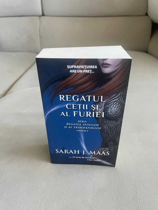 Regatul cetii si al furiei Sarah J Maas, Seria Acotar Paperback