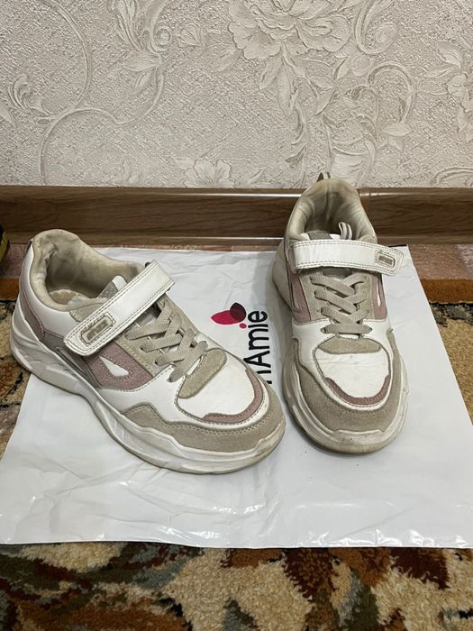 Срочно продеться кроссовки